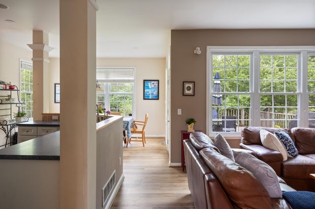 37 Tabor Place, South Burlington, VT 05403