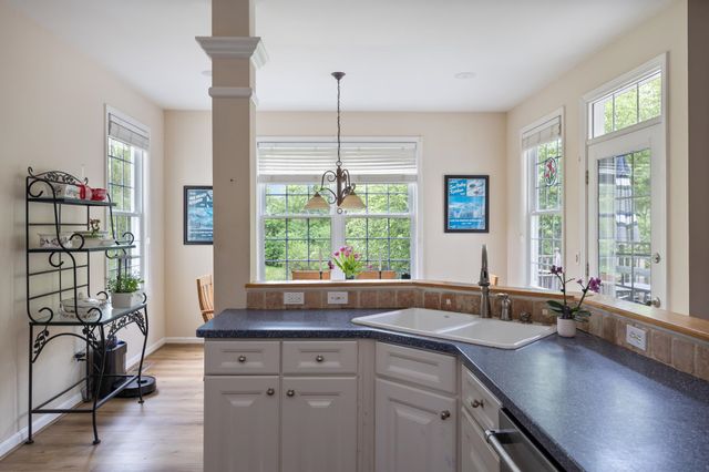 37 Tabor Place, South Burlington, VT 05403