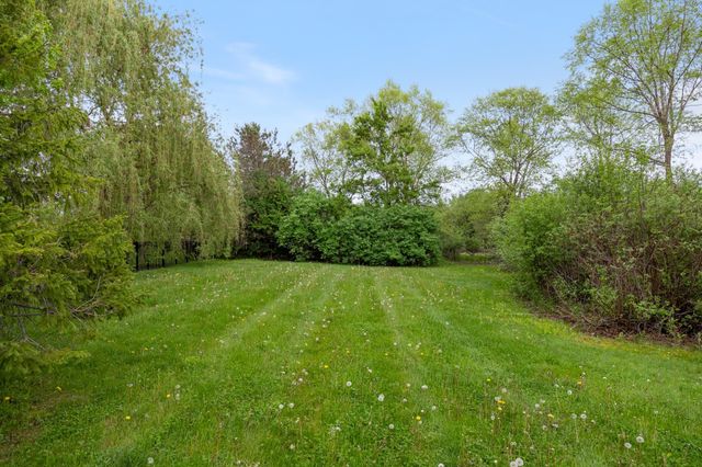 37 Tabor Place, South Burlington, VT 05403