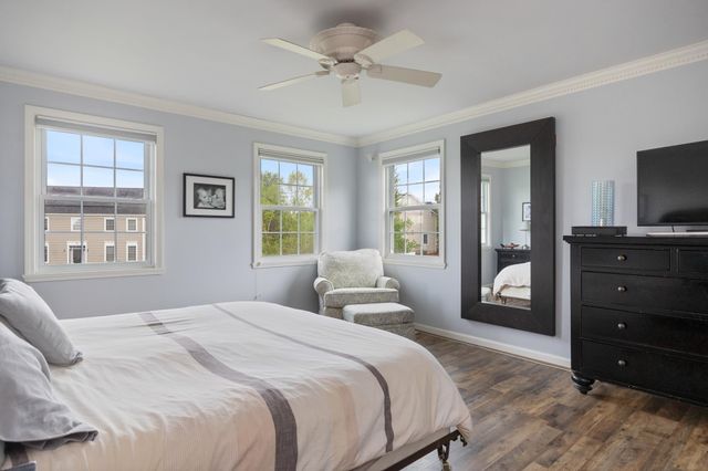 37 Tabor Place, South Burlington, VT 05403