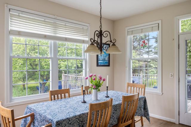 37 Tabor Place, South Burlington, VT 05403