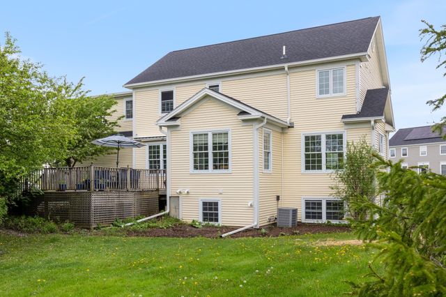 37 Tabor Place, South Burlington, VT 05403