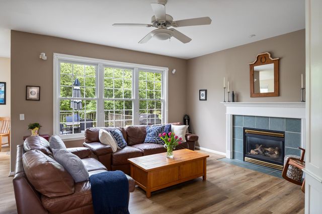 37 Tabor Place, South Burlington, VT 05403