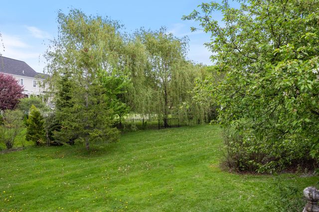 37 Tabor Place, South Burlington, VT 05403