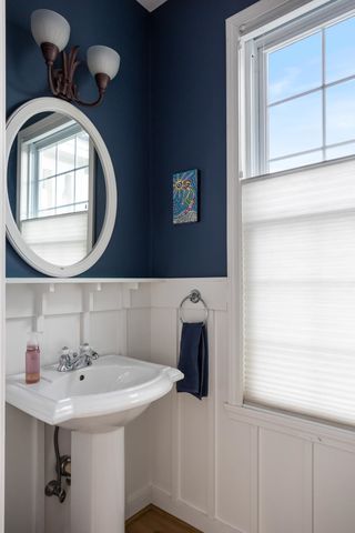 37 Tabor Place, South Burlington, VT 05403