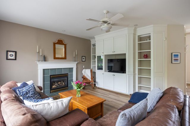 37 Tabor Place, South Burlington, VT 05403