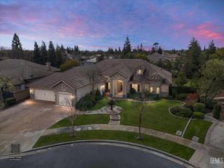 205 Somerford Court, Bakersfield, CA 93312