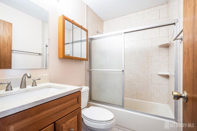 33 Allison Drive, East Brunswick, NJ 08816