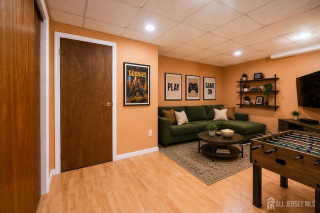 33 Allison Drive, East Brunswick, NJ 08816