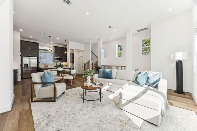 2125 Hoskins Drive C, Houston, TX 77080