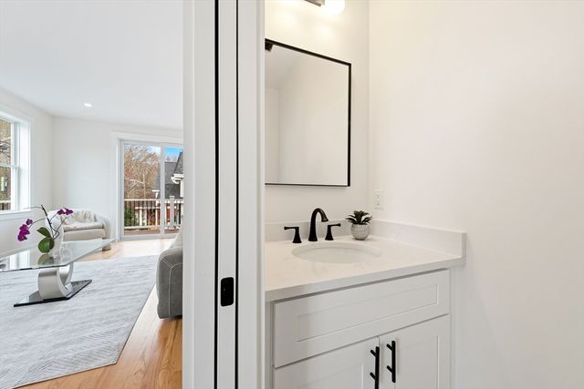 2 Old County Rd 14, Salisbury, MA 01952