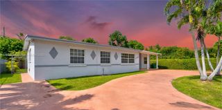 3240 SW 104th Ave, Miami, FL 33165