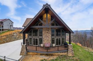 710 Wiley Oakley Drive, Gatlinburg, TN 37738