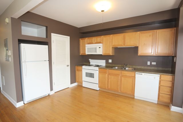 5208 N Sawyer Avenue 1, Chicago, IL 60625