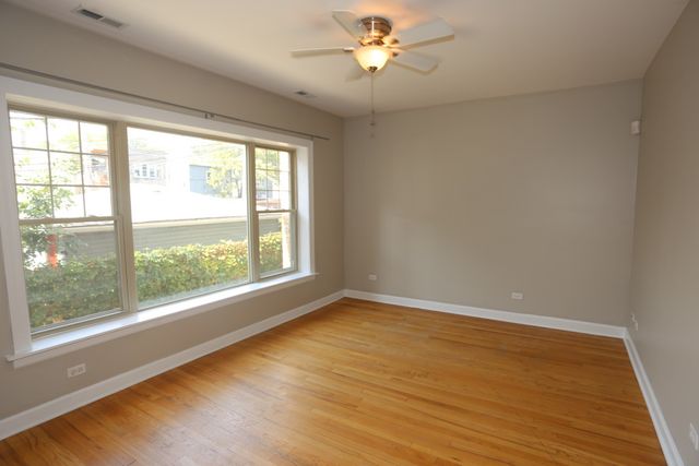 5208 N Sawyer Avenue 1, Chicago, IL 60625