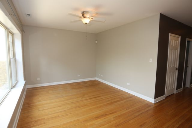 5208 N Sawyer Avenue 1, Chicago, IL 60625