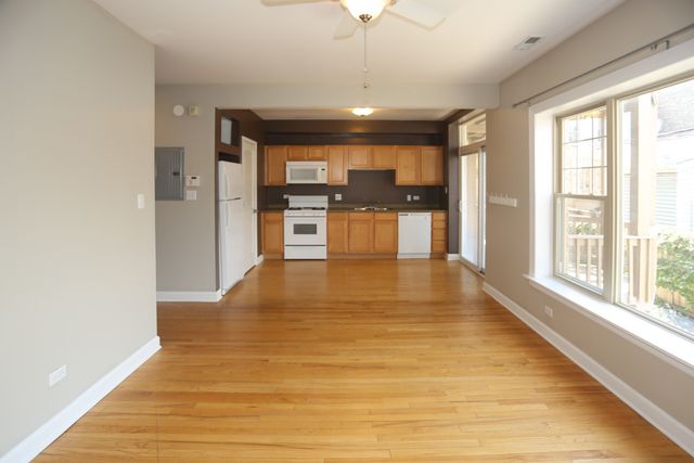 5208 N Sawyer Avenue 1, Chicago, IL 60625