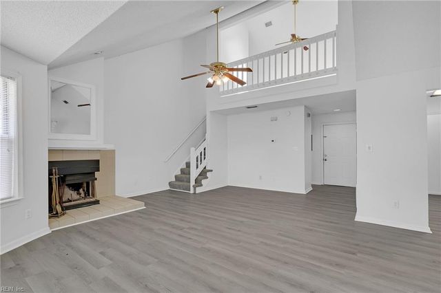 517 Mary Roberts LN, Newport News, VA 23608