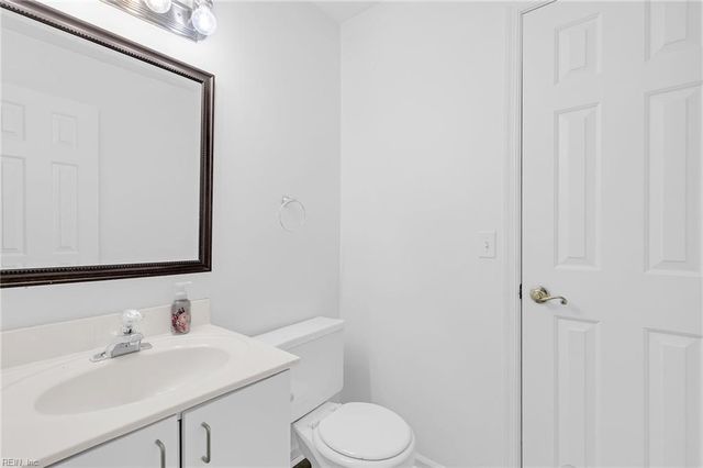517 Mary Roberts LN, Newport News, VA 23608