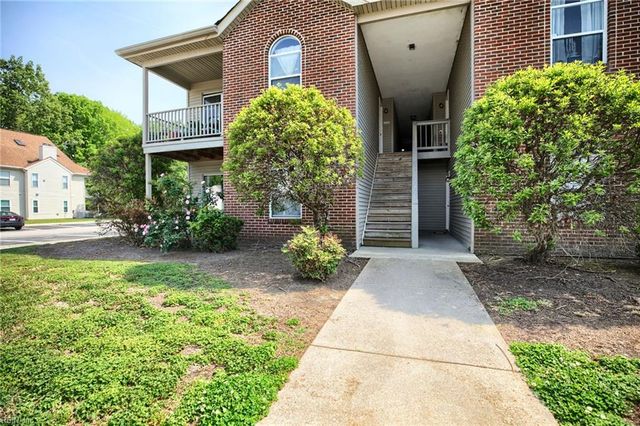 517 Mary Roberts LN, Newport News, VA 23608