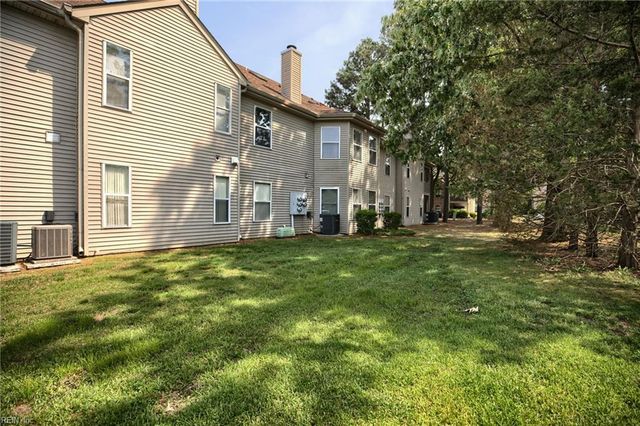 517 Mary Roberts LN, Newport News, VA 23608
