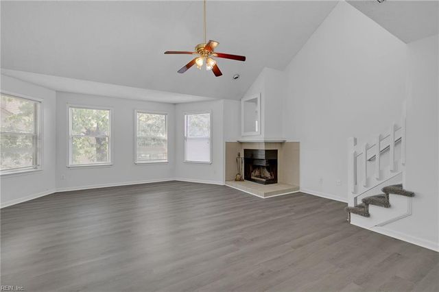 517 Mary Roberts LN, Newport News, VA 23608
