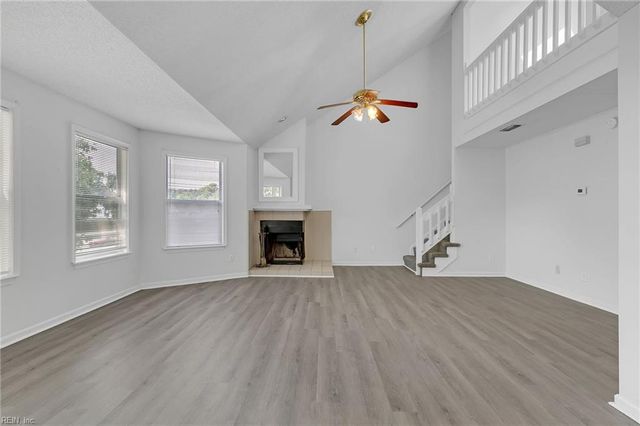 517 Mary Roberts LN, Newport News, VA 23608