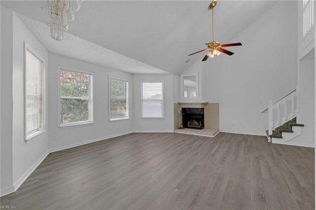 517 Mary Roberts LN, Newport News, VA 23608