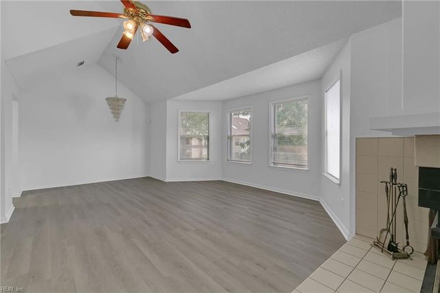 517 Mary Roberts LN, Newport News, VA 23608
