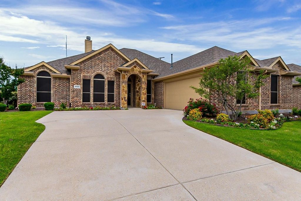 5025 Hidden Creek Road, Garland, TX 75043