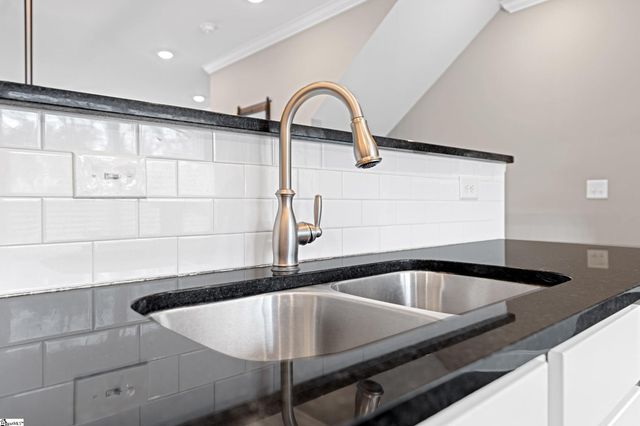 1505 E North Street Unit 2104, Greenville, SC 29607