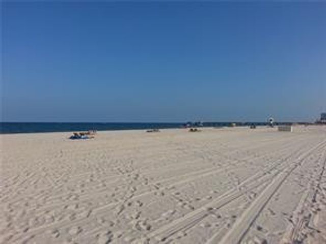 3236 NE 5th Street 402, Pompano Beach, FL 33062