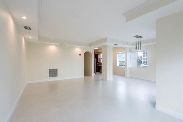 3236 NE 5th Street 402, Pompano Beach, FL 33062