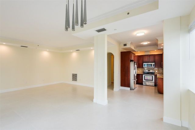 3236 NE 5th Street 402, Pompano Beach, FL 33062