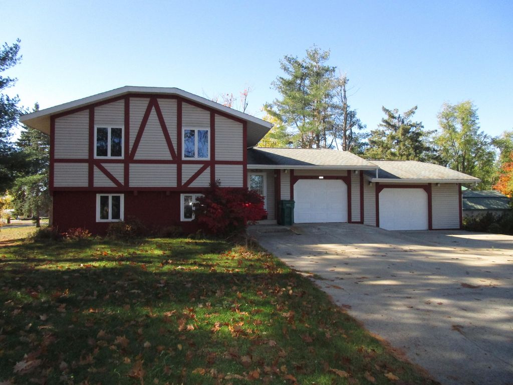 4038 Twin Oak Road, Gaylord, MI 49735