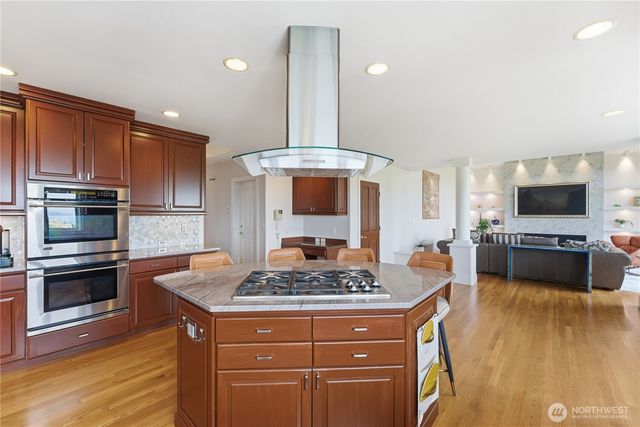 17288 SE 57th Place, Bellevue, WA 98006