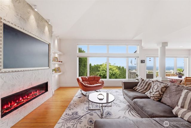 17288 SE 57th Place, Bellevue, WA 98006