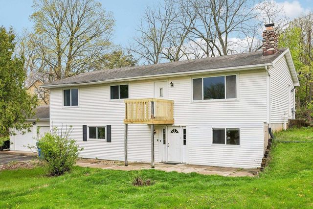 517 Highland Drive, Baraboo, WI 53913