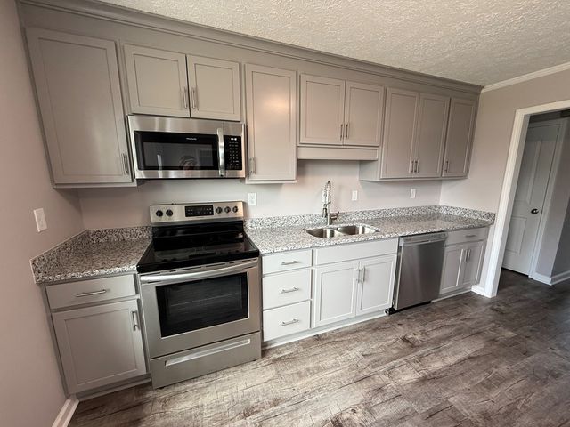 3785 Memory Ln, Hopkinsville, KY 42240