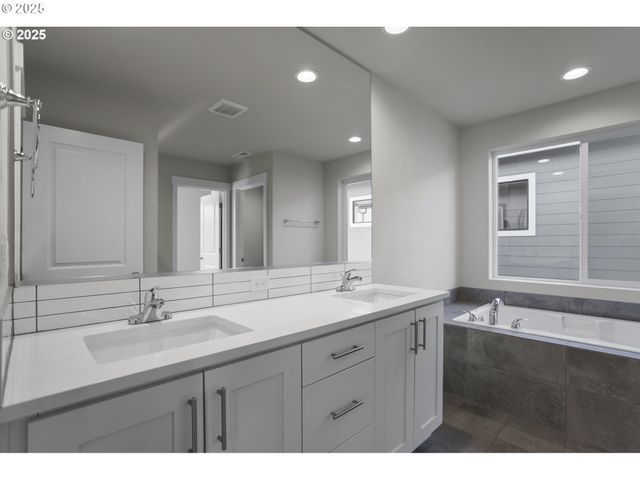 8254 Se Orion Ln, Hillsboro, OR 97123