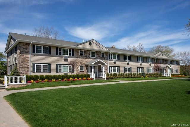 309 Robinson Avenue 4, Patchogue, NY 11772