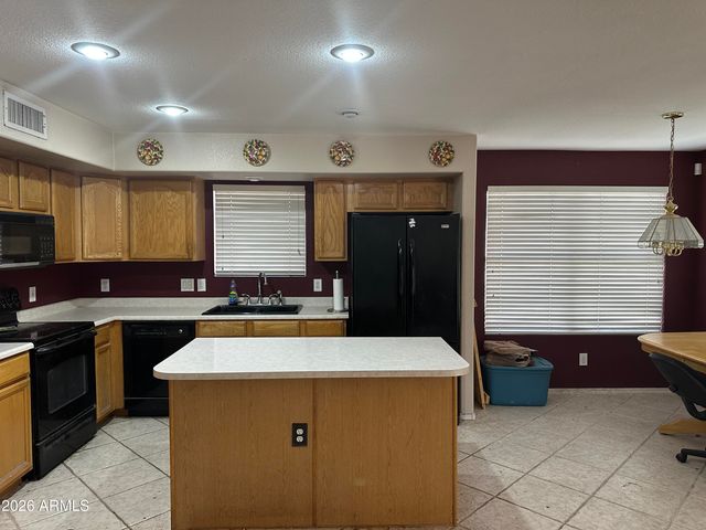 7945 W Wescott Drive, Glendale, AZ 85308