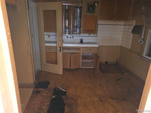 14981 Flanders Street, Detroit, MI 48205