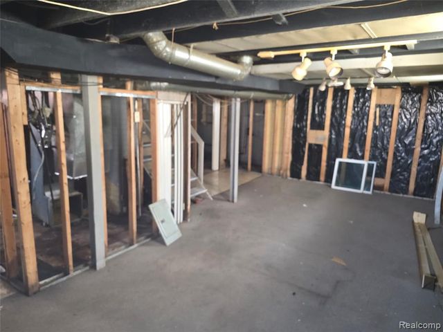 14981 Flanders Street, Detroit, MI 48205