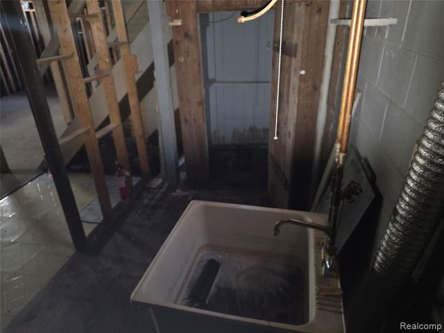 14981 Flanders Street, Detroit, MI 48205