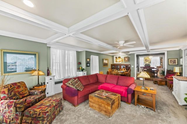 N88W16025 -27 Park BOULEVARD, Menomonee Falls, WI 53051