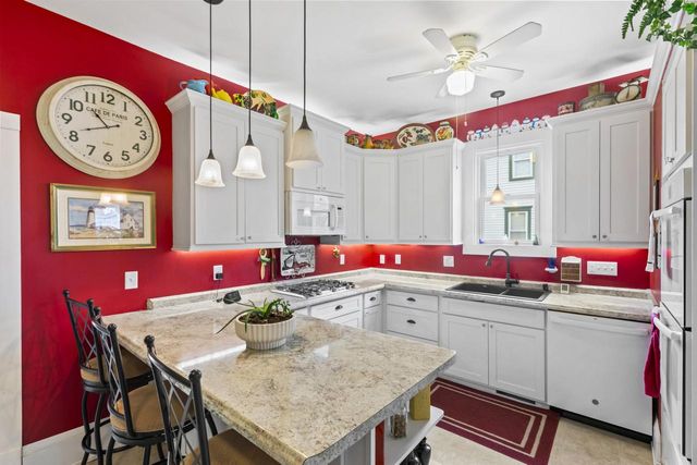 N88W16025 -27 Park BOULEVARD, Menomonee Falls, WI 53051