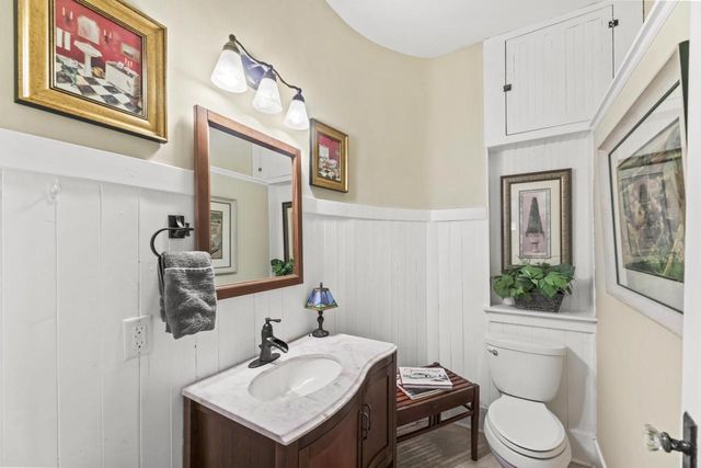 N88W16025 -27 Park BOULEVARD, Menomonee Falls, WI 53051