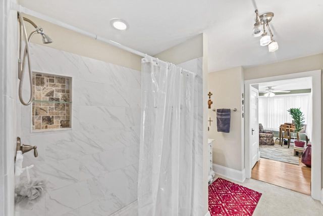 N88W16025 -27 Park BOULEVARD, Menomonee Falls, WI 53051