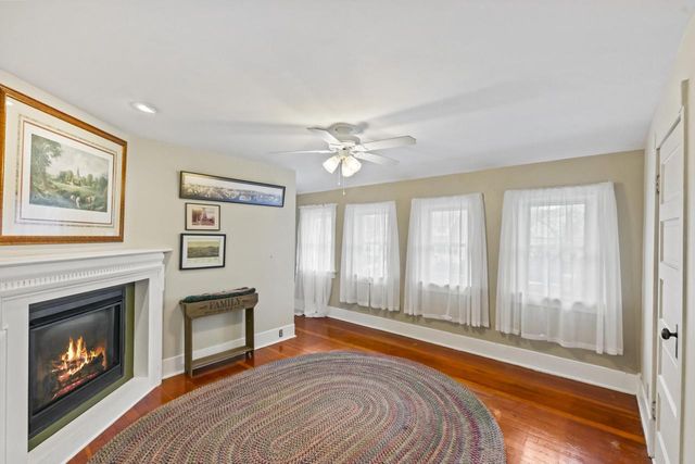 N88W16025 -27 Park BOULEVARD, Menomonee Falls, WI 53051